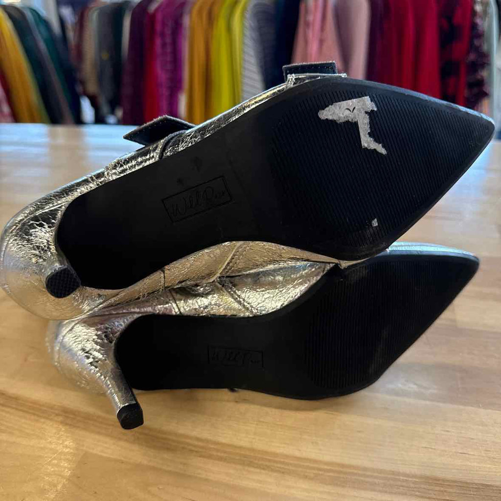 wild pair Size 7.5 Silver New Boots NWOB