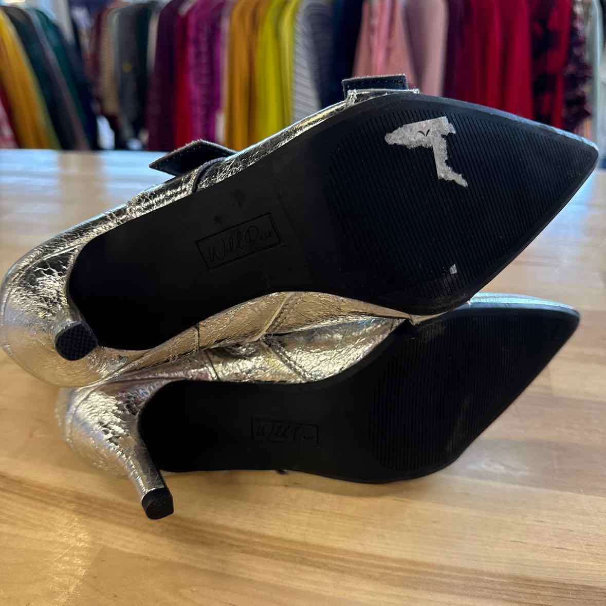 wild pair Size 7.5 Silver New Boots NWOB