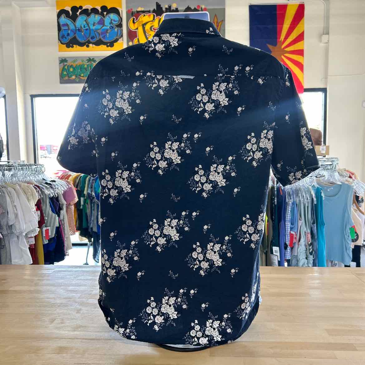 Sunrise Kingdom Size L Navy Preloved MENS Button Down Shirt