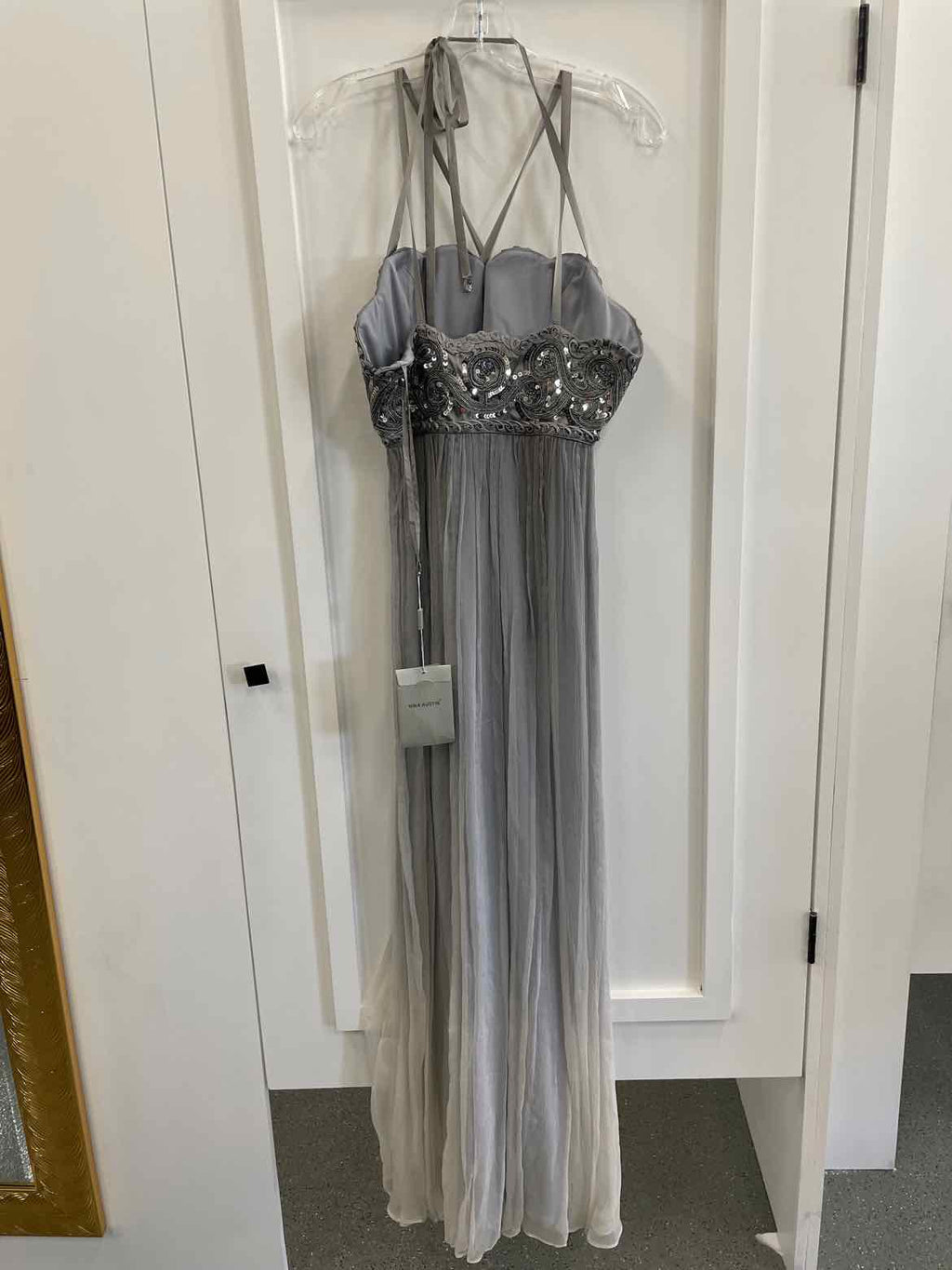Nina Austin Size S Gray Dress