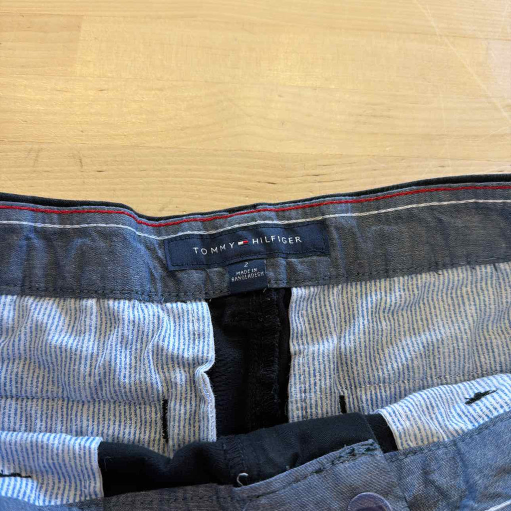 Tommy Hilfiger Women Size 2 Black Preloved Shorts
