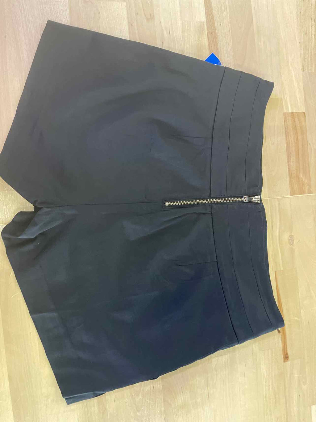 Bebe Women Size 8 Black Preloved Shorts