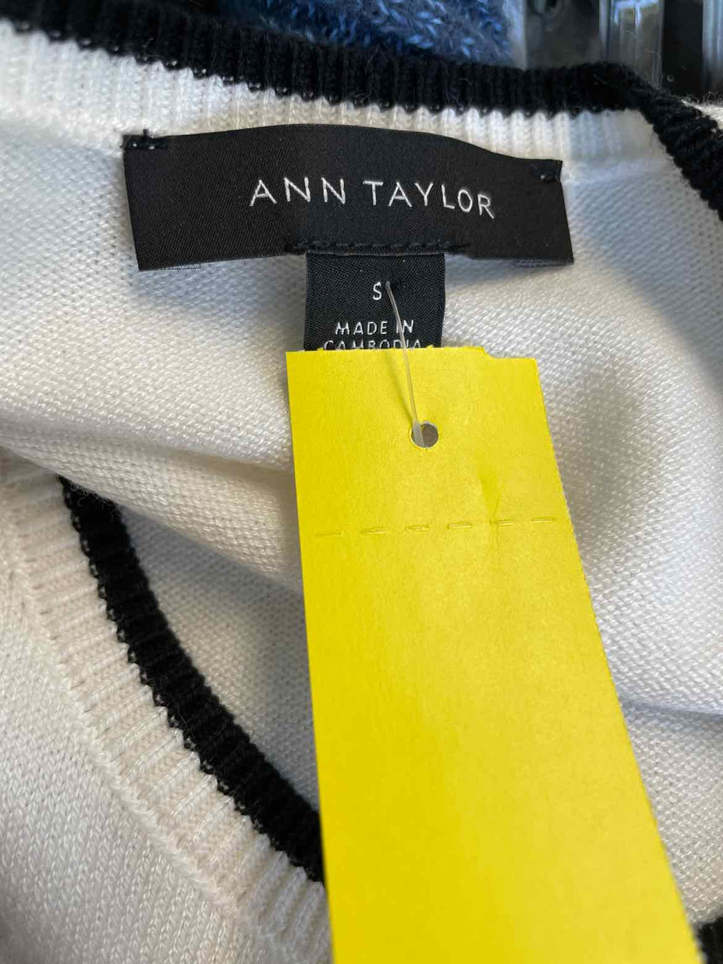 Ann Taylor Size S Cream Cardigan