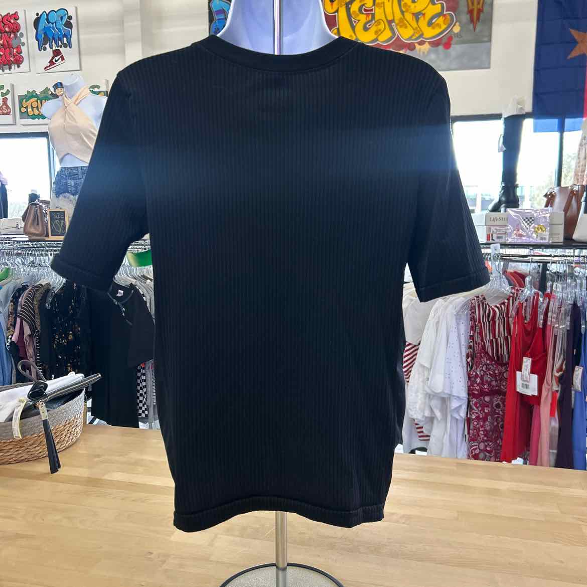 Athleta Size M Black Preloved Athletic Tee
