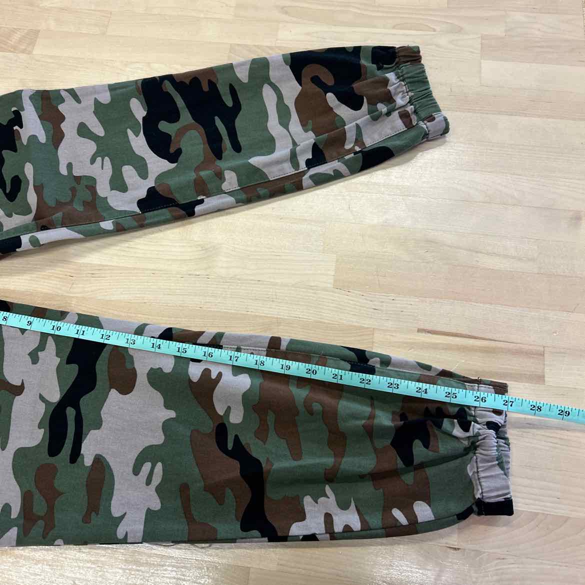 TINSELTOWN Size S Green Jogging Pants