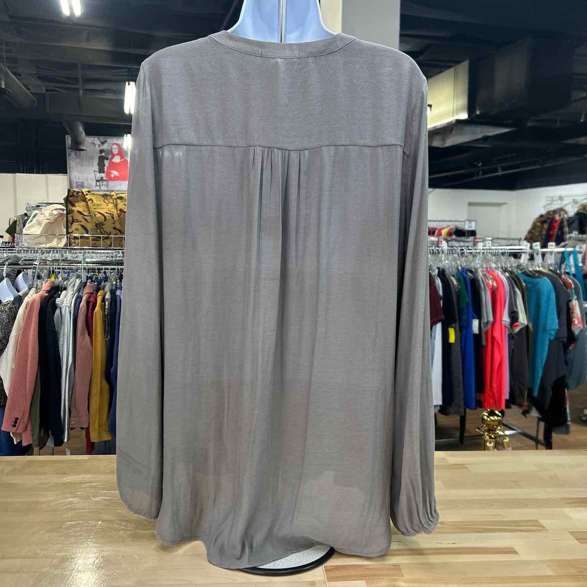 Pleione Size L Gray Preloved Blouse LS