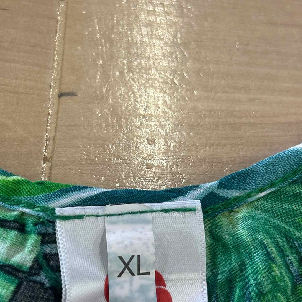 Buenos Ninos Size XL Green Preloved Jumper