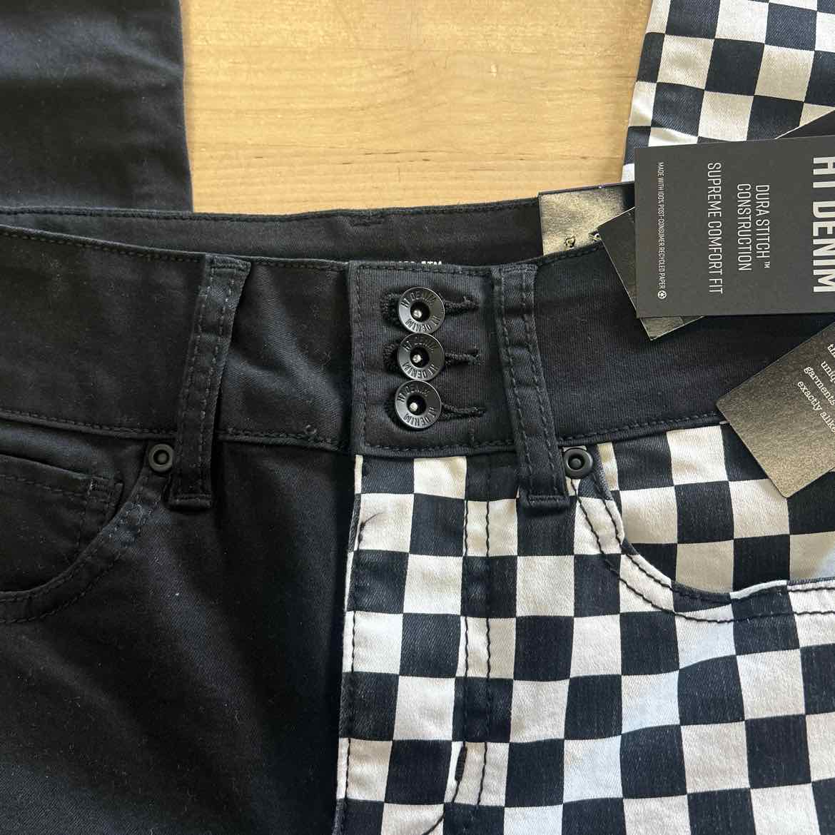 HotTopic Size 3 Black White New Pants