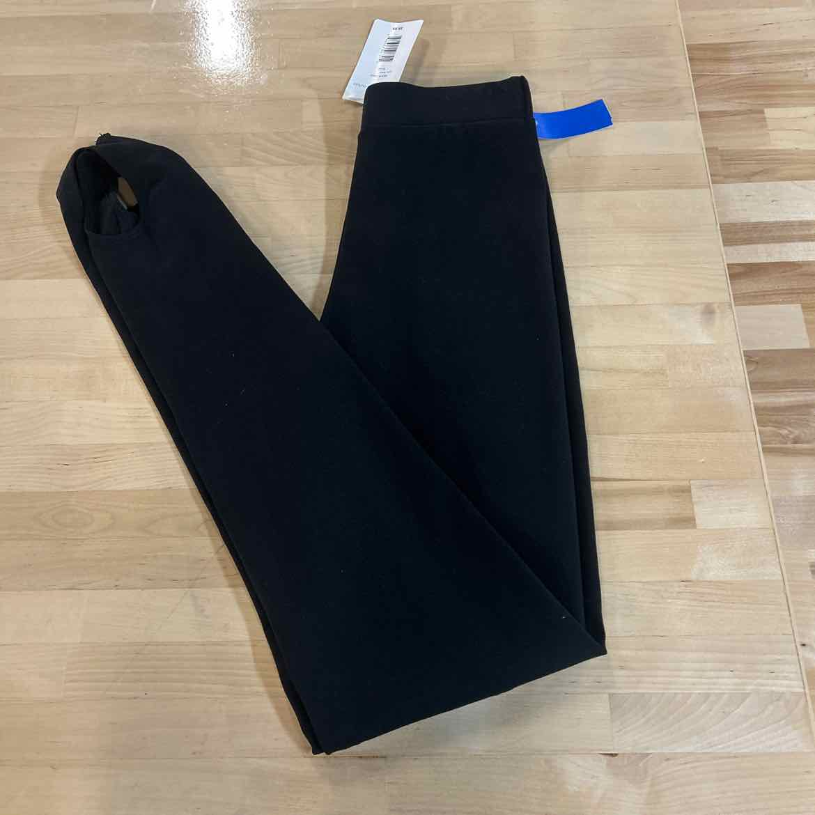 Aqua Size S Black Stirrup Pants NWT