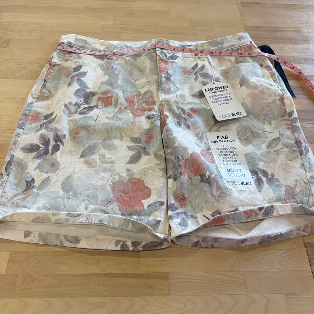 code bleu Size 20W White Denim New Shorts
