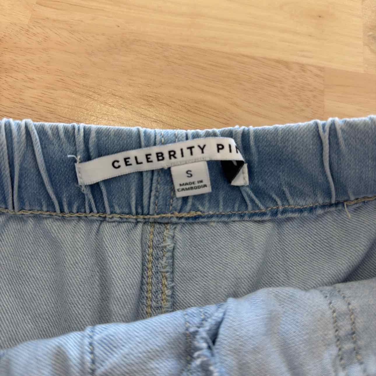 Celebrity pink Women Size S Blue New Shorts