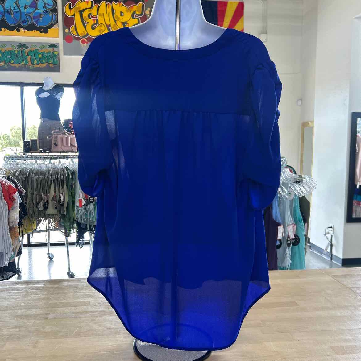 Torrid Size 0 Blue Preloved Blouse SS