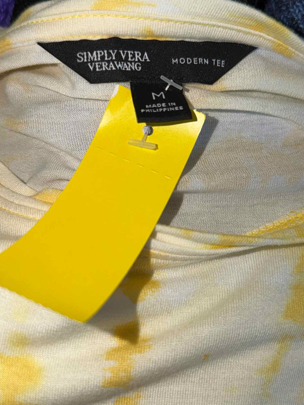 Vera Wang Size M Yellow Print T-shirt
