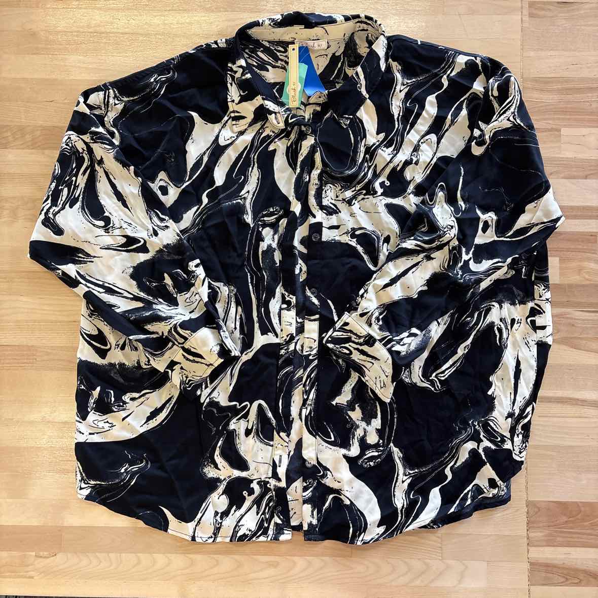 Blush Size 2XL BLACK & WHITE Button Down Shirt