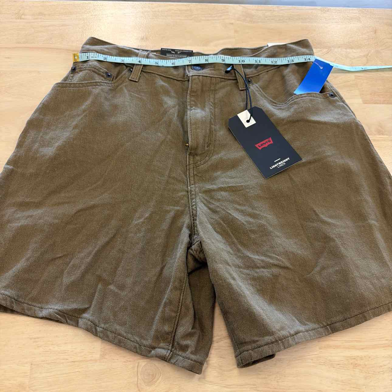 Levi's Women Size 28 Green New Shorts
