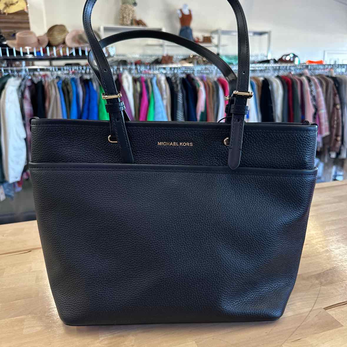 Michael Kors Winston Large Leather Zip-Top Black