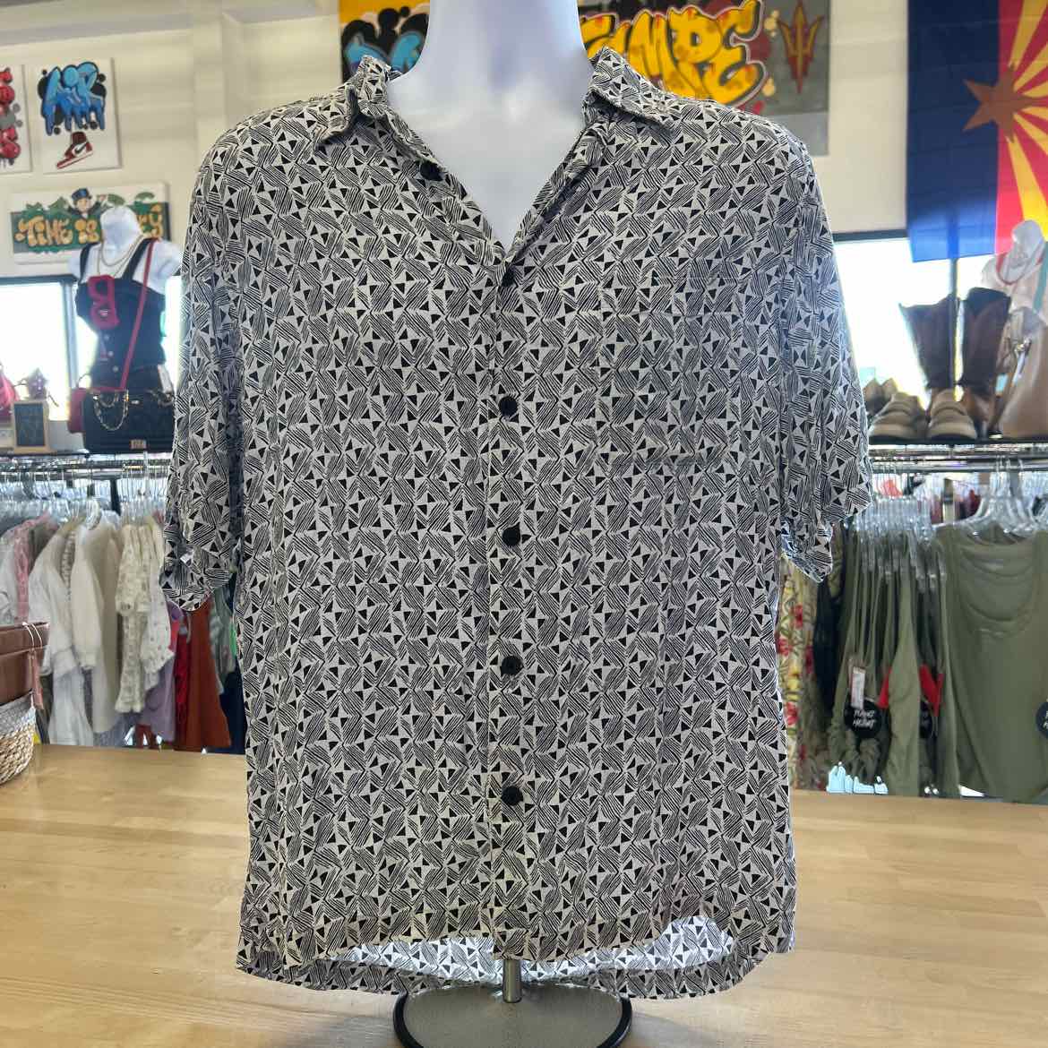 Claiborne Size L Black White Preloved MENS Button Down Shirt