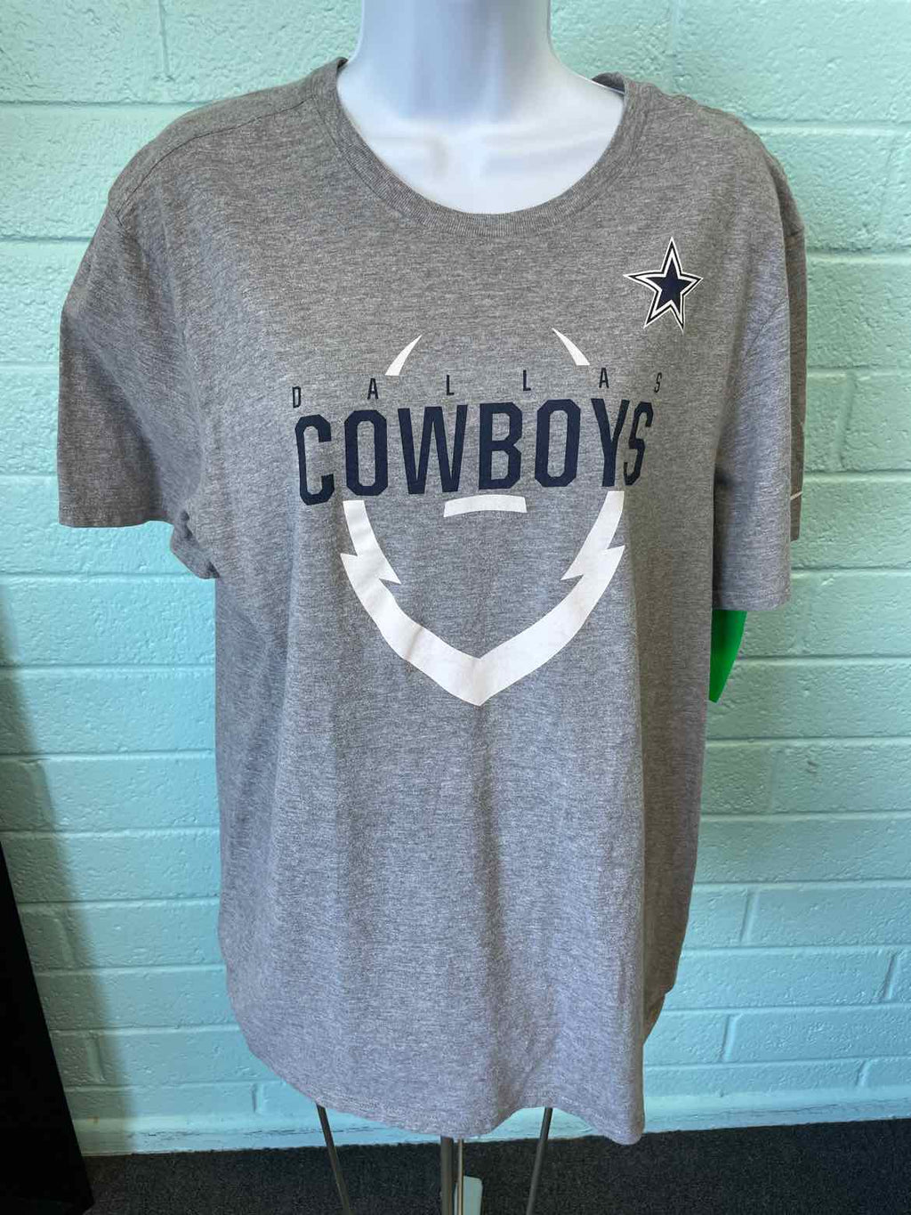 Nike Size L Gray T-shirt