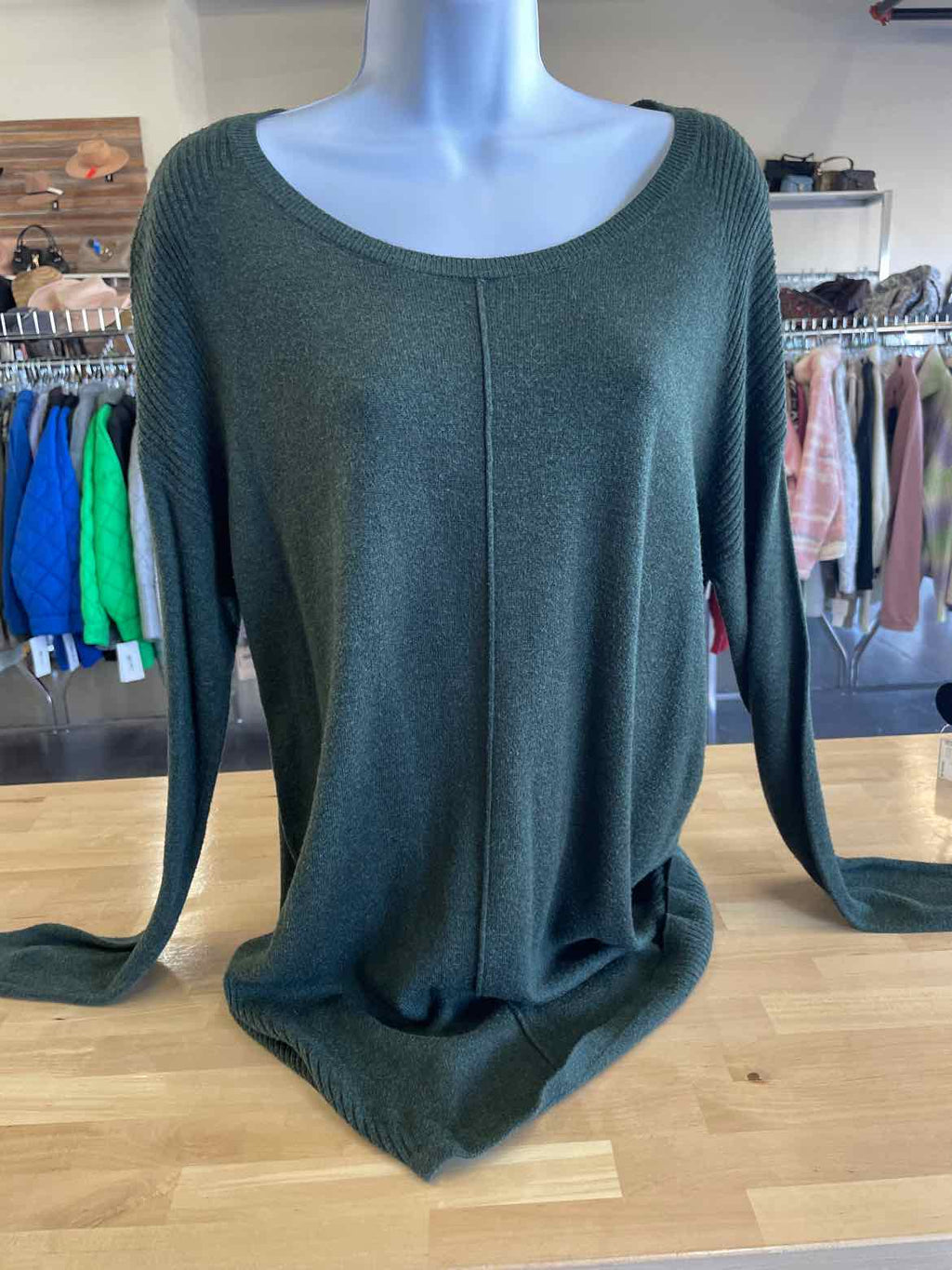 Liz Lange Size L Green Sweater