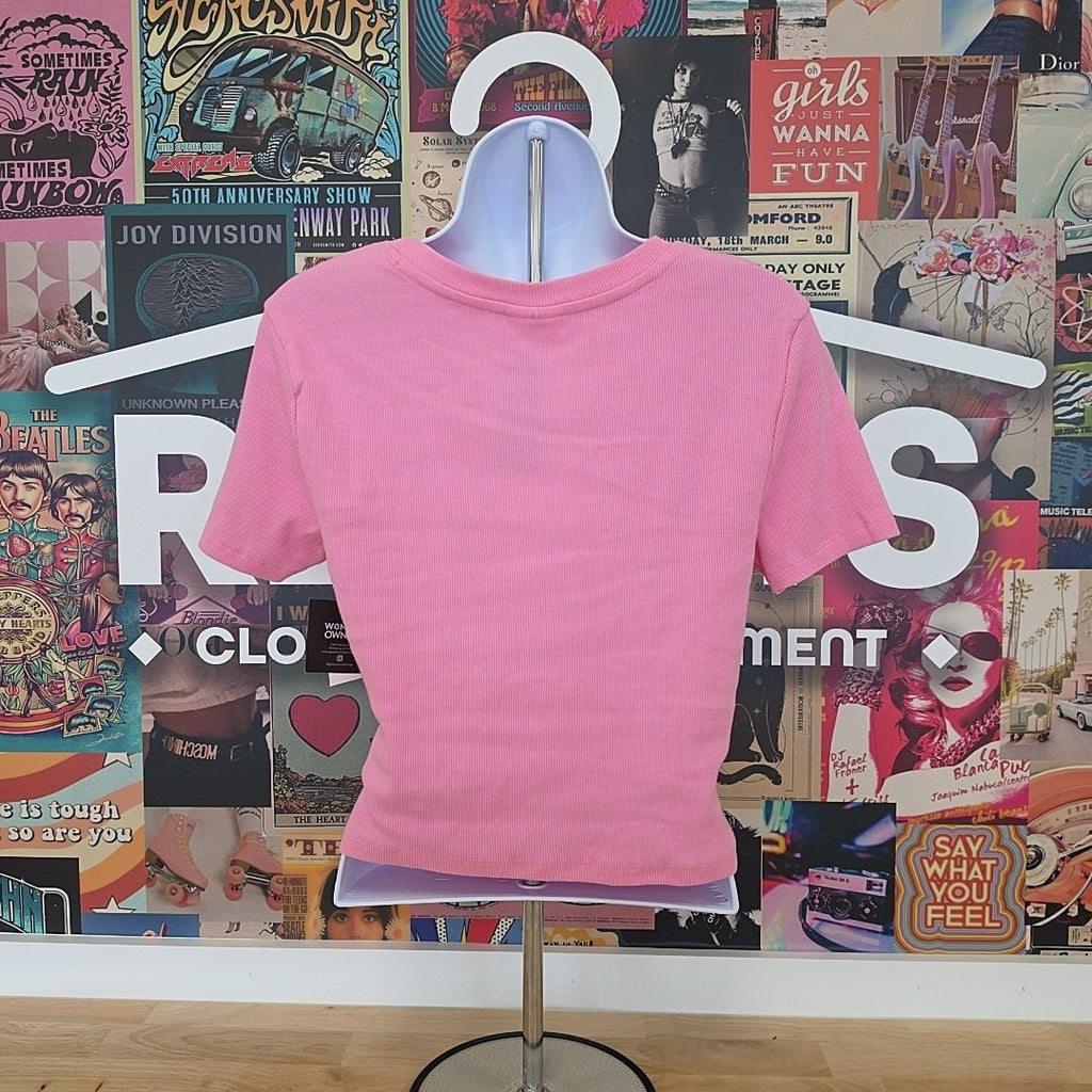 Barbie Size M Malibu Barbie Graphic T-Shirt