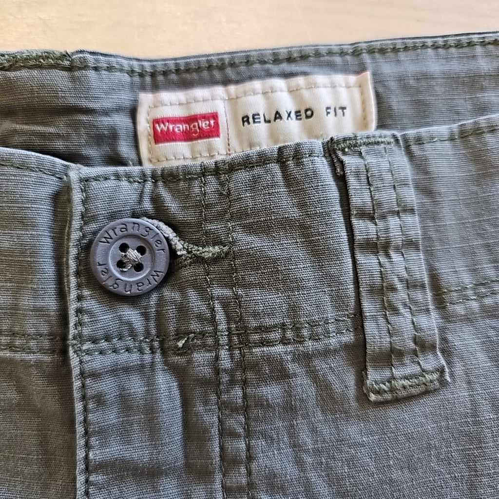 Wrangler Size 46 Green MENS Shorts