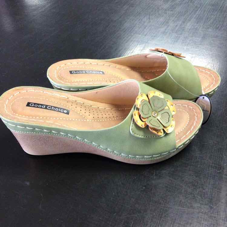 Good Choices Shoe Size 6 Green Slide Wedge Sandals