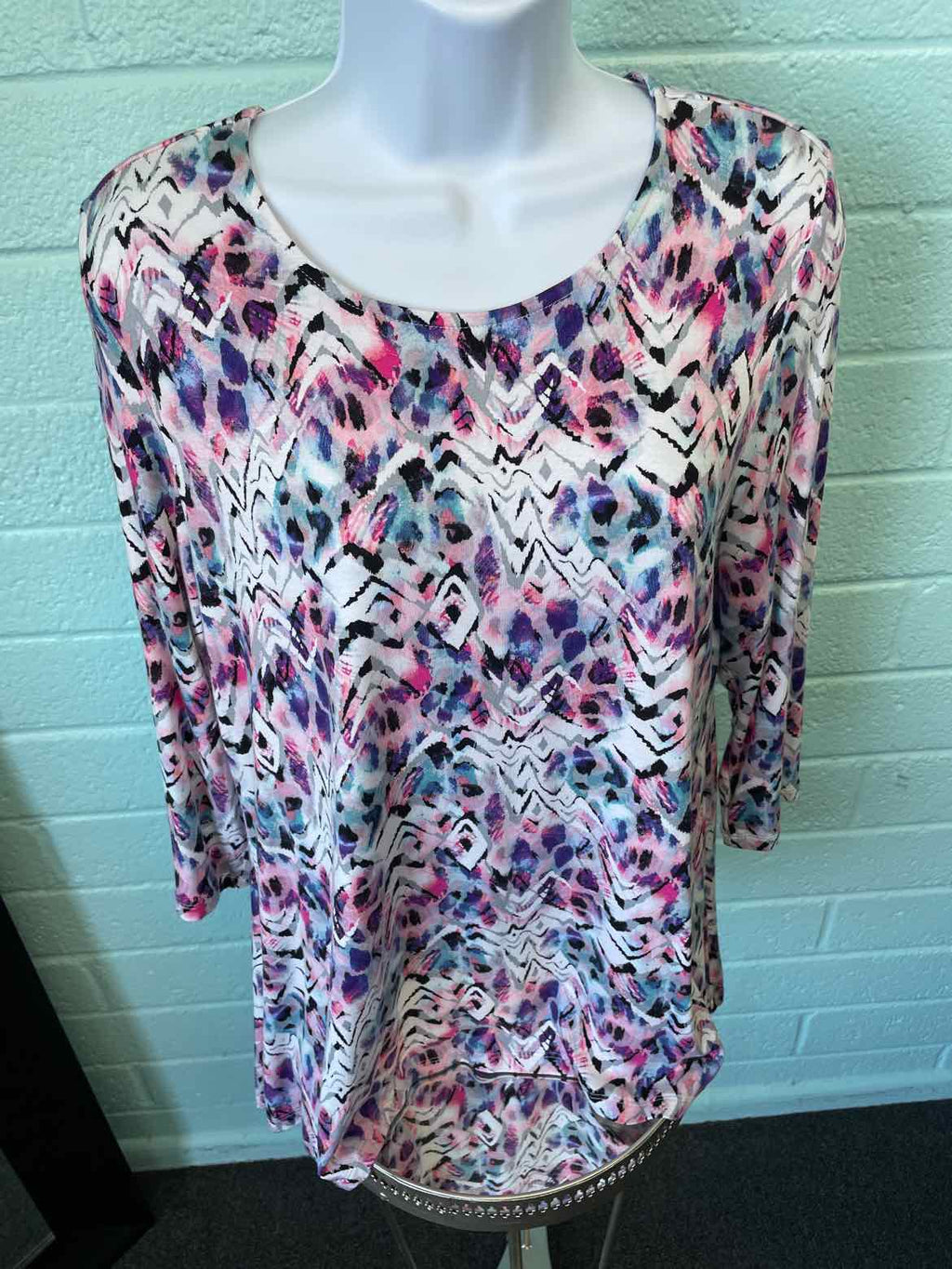 Intro Size PL Purple/pink Knit Top