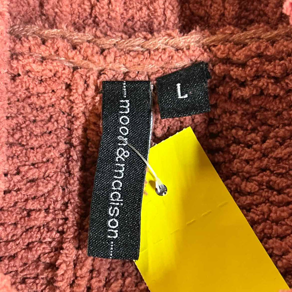 Moon & Madison Size L Coral Knit Preloved Sweater