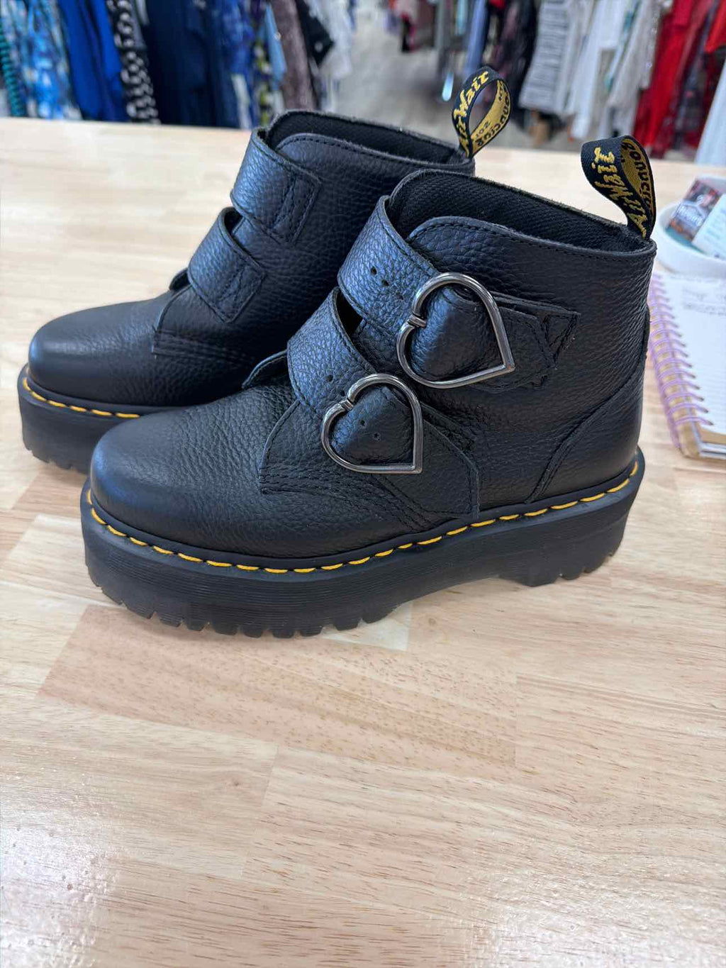 Dr Martens Size 7 Black Leather Preloved Sandals