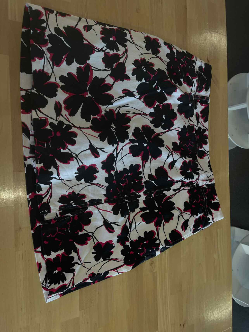 Charter Club Size 12 White Black Pink Preloved Skirt