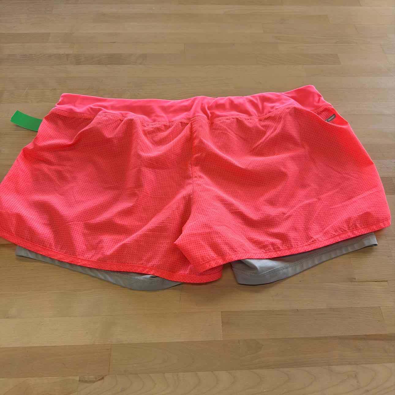 Danskin Women Size XL Pink Preloved Shorts