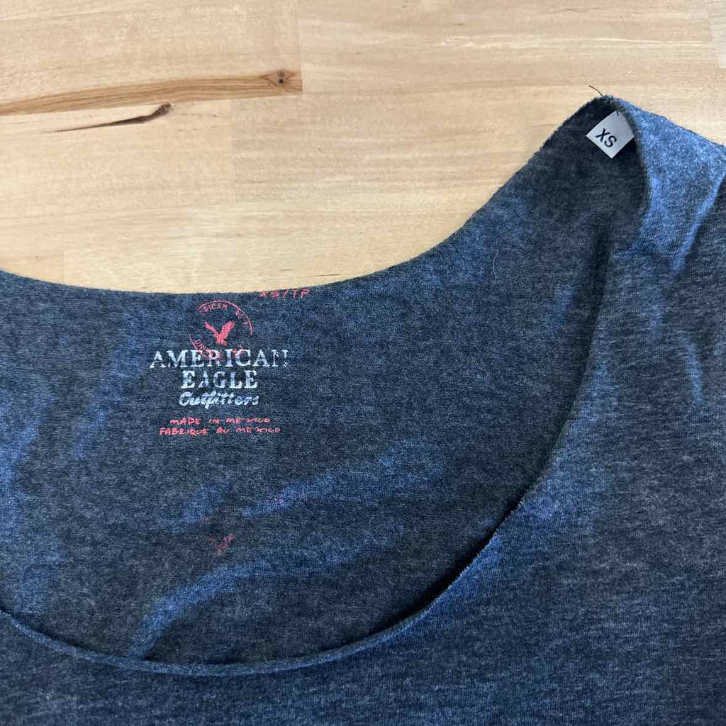 American Eagle Size XS Gray Crop Top