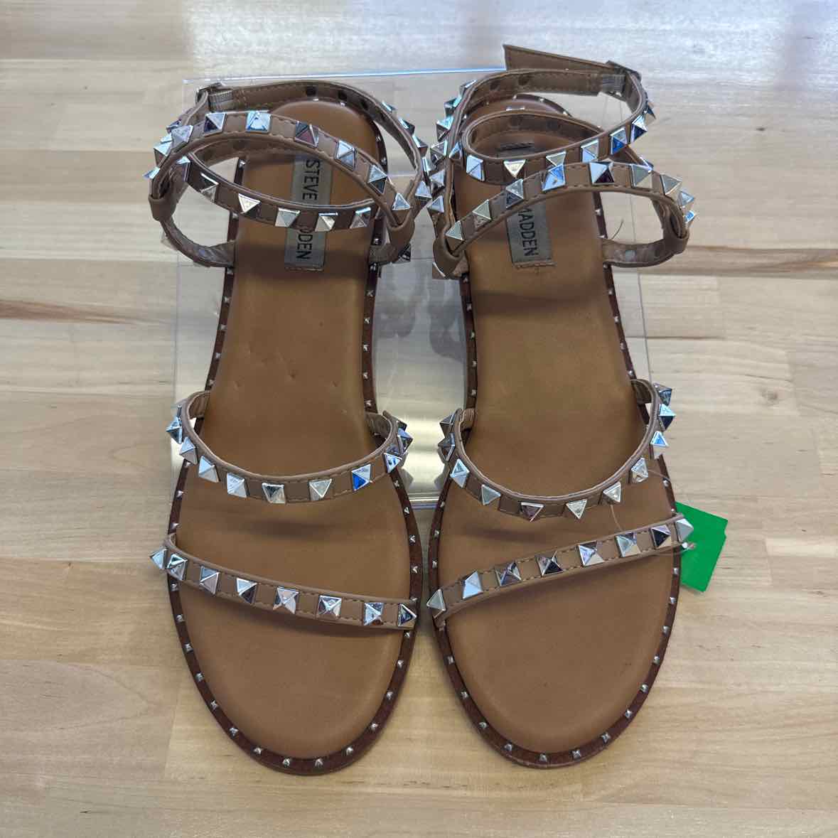 Steve Madden Shoe Size 10 Tan Studs Sandals