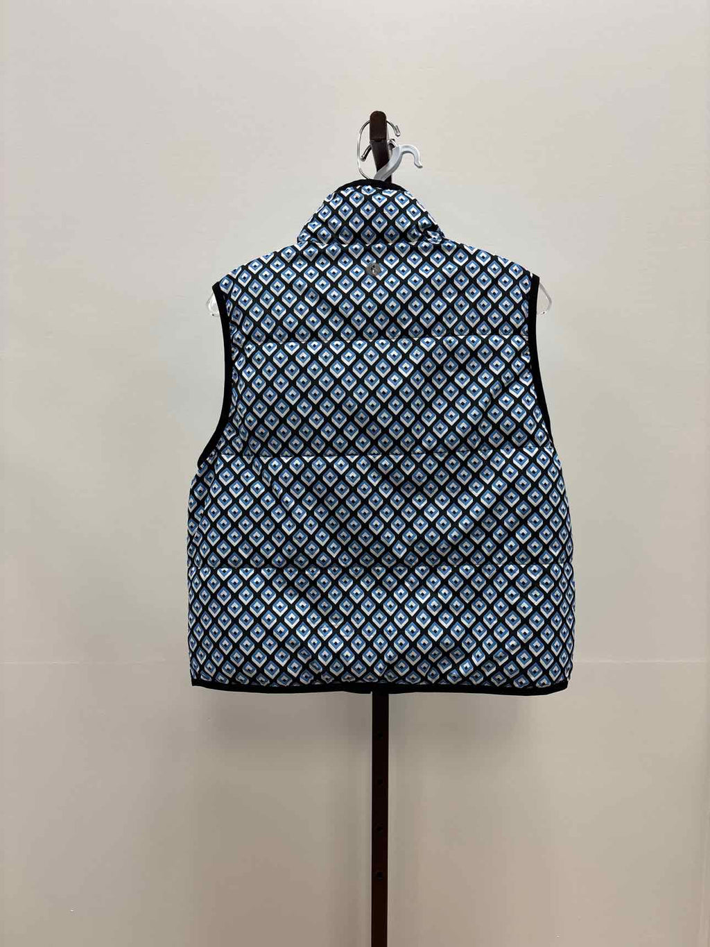 Sketches Size M Multi Color Preloved Vest
