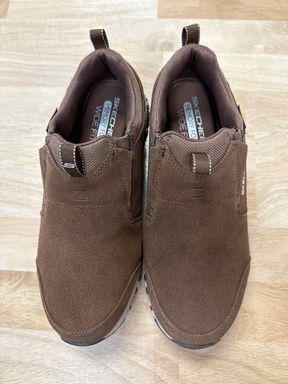 Skechers Hillcrest Size 8.5 W Brown Leather NWOT Slip On