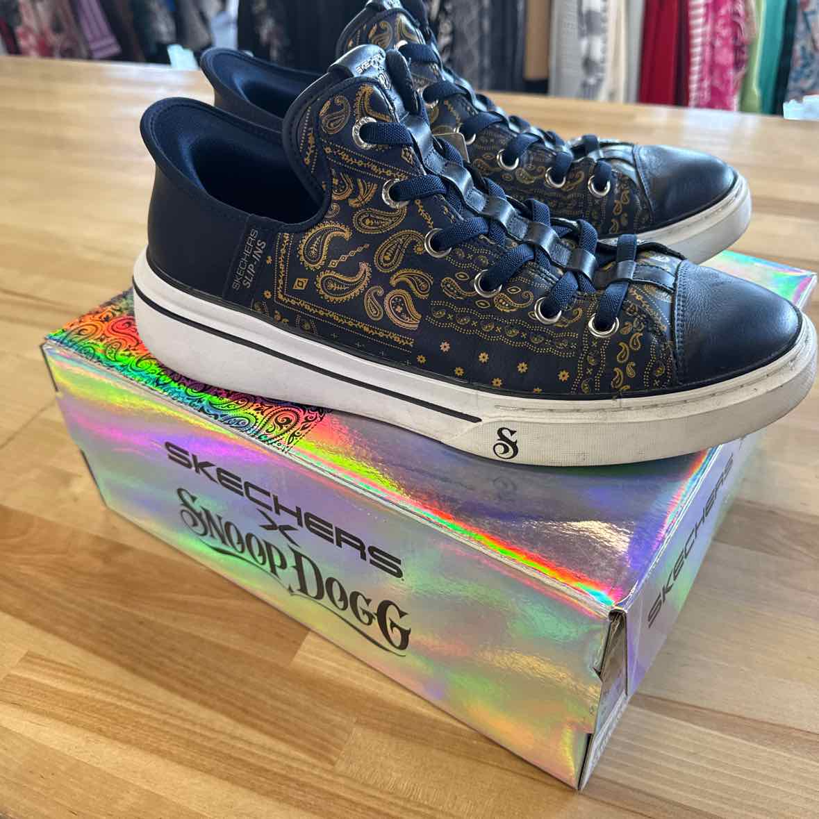 Skechers Size 10 Blue & Gold Snoop Dogg Slip In Sneakers