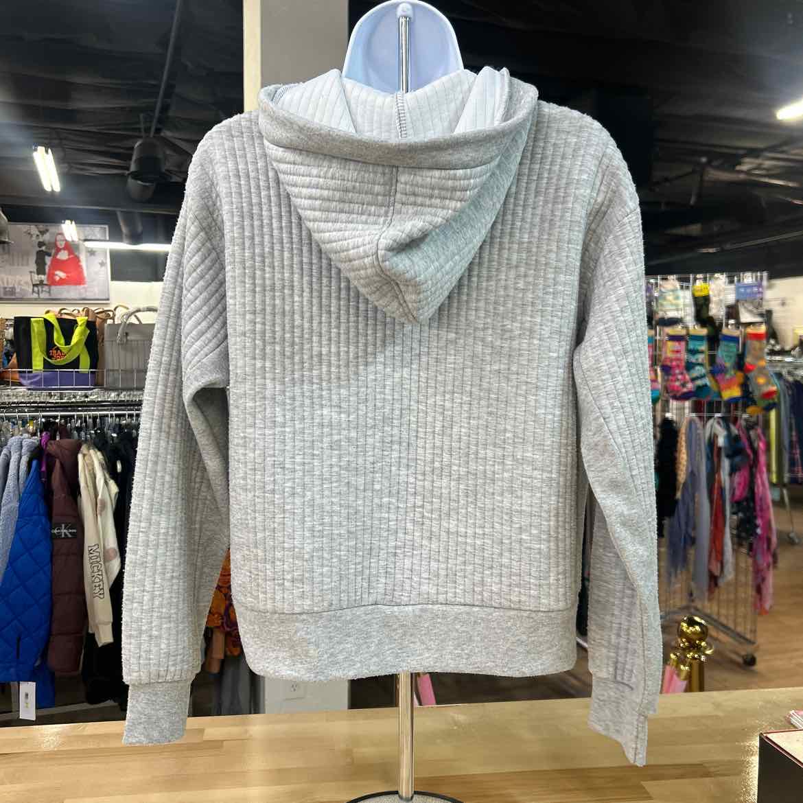 Tahari Size S Gray Preloved Sweater