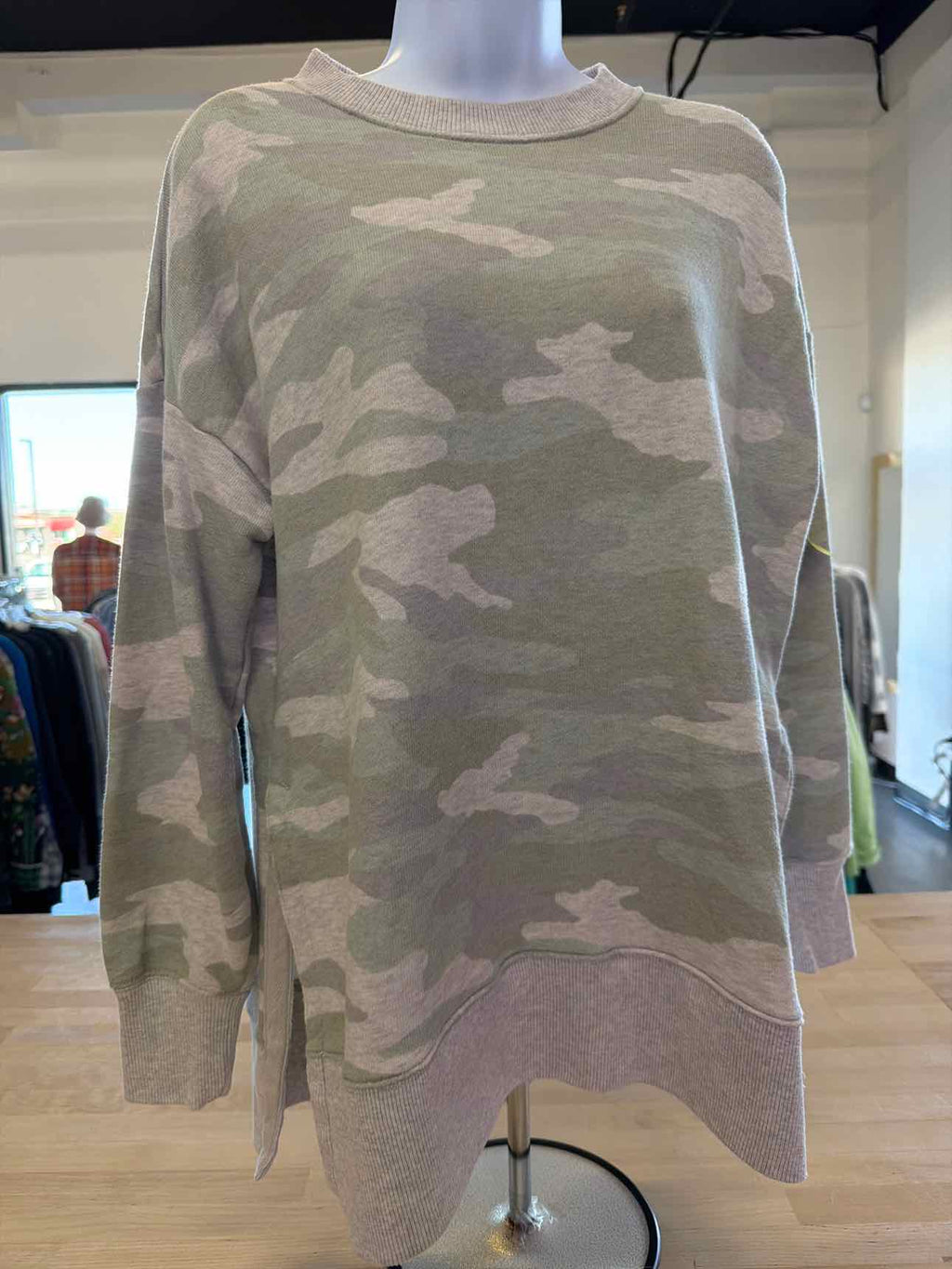 aerie Size XS Camo Sweater