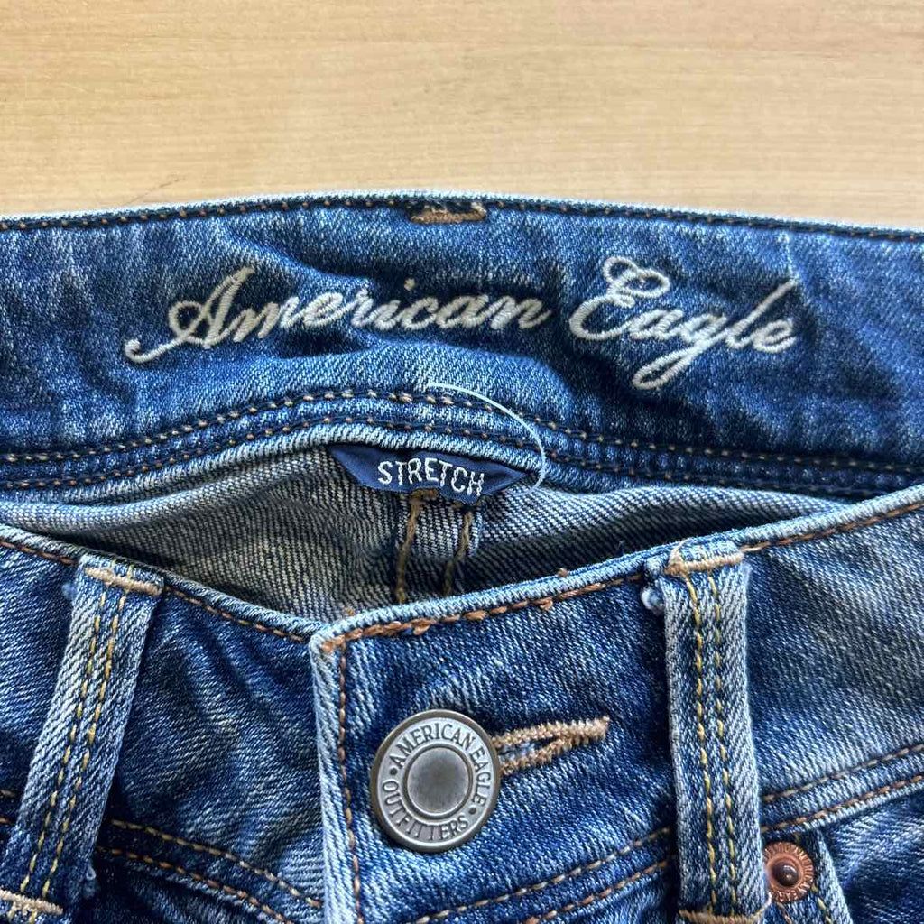 American Eagle Size 2 Blue Jeans