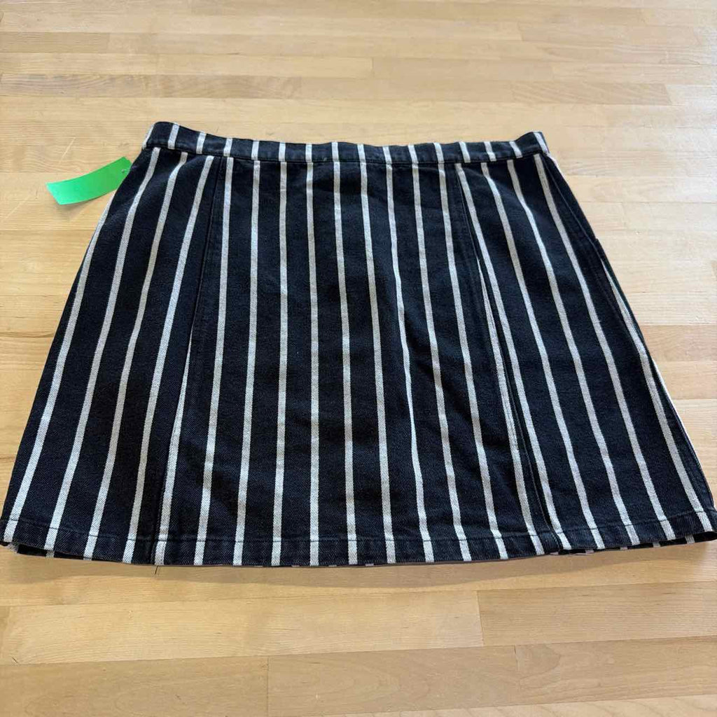 Hurley Juniors' Size 31 Sloan Button-Front Mini Skirt - Black
