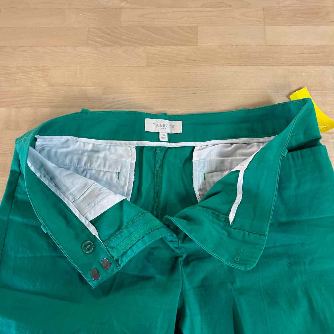 Talbots Women Size 10 Green Preloved Shorts