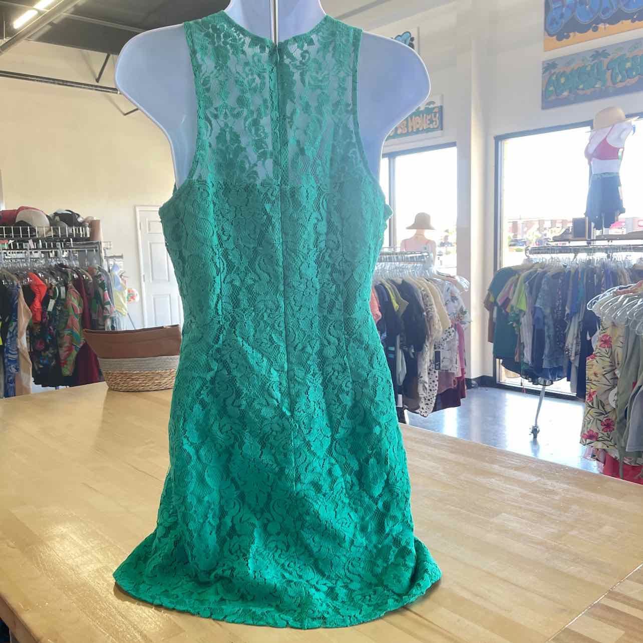 BB Dakota Size 6 Green New Dress