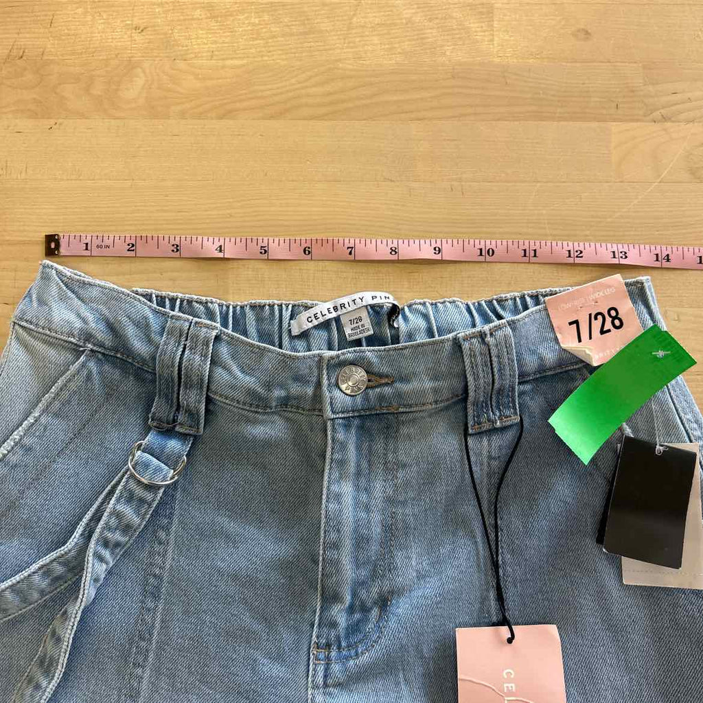 Celebrity Pink Juniors' Mid-Rise Wide-Leg Cargo Jeans - Light Wash