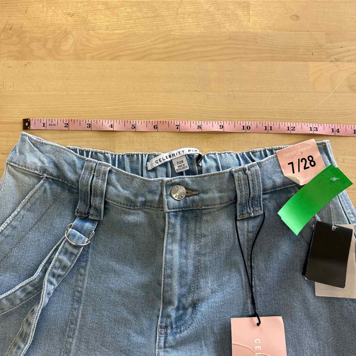 Celebrity Pink Juniors' Mid-Rise Wide-Leg Cargo Jeans - Light Wash