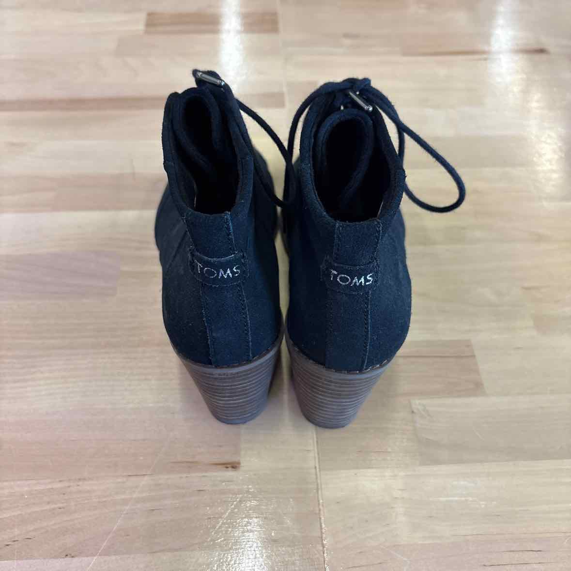 Toms Size 6 Black Bootie