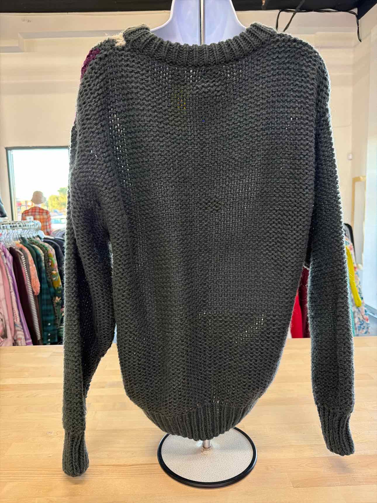 Permit Platinum Size M Gray Knit Sweater