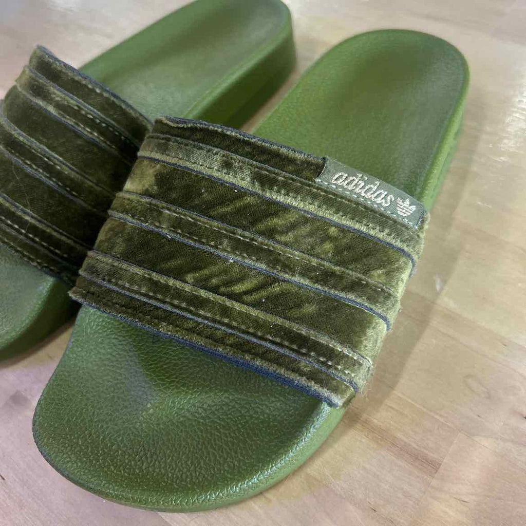 Adidas Size 5 Green Preloved Slides