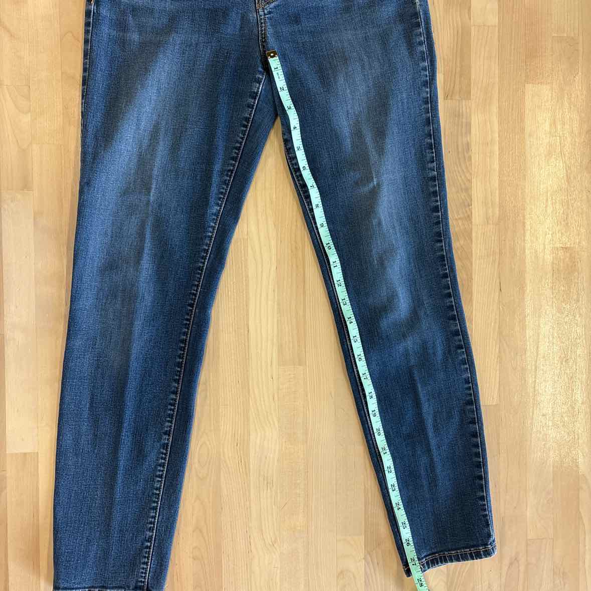 Buffalo Size 6 Blue Jeans