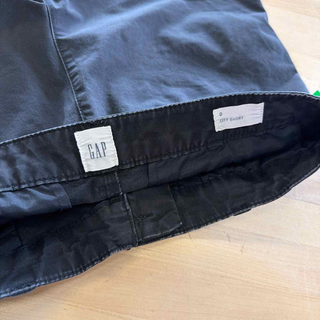 Gap Women Size 0 Black Preloved Shorts