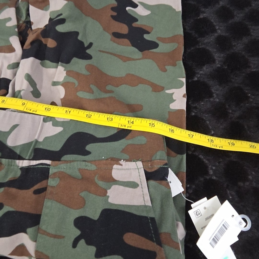 TINSELTOWN Size M Green Pants